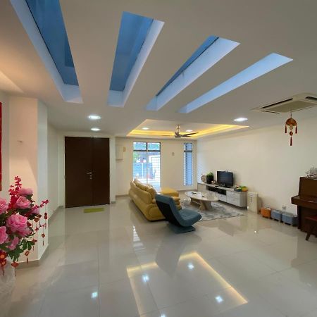 Entire Residential Home•Jia Residences Bkt Serdang沙登温暖的家 Seri Kembangan Luaran gambar