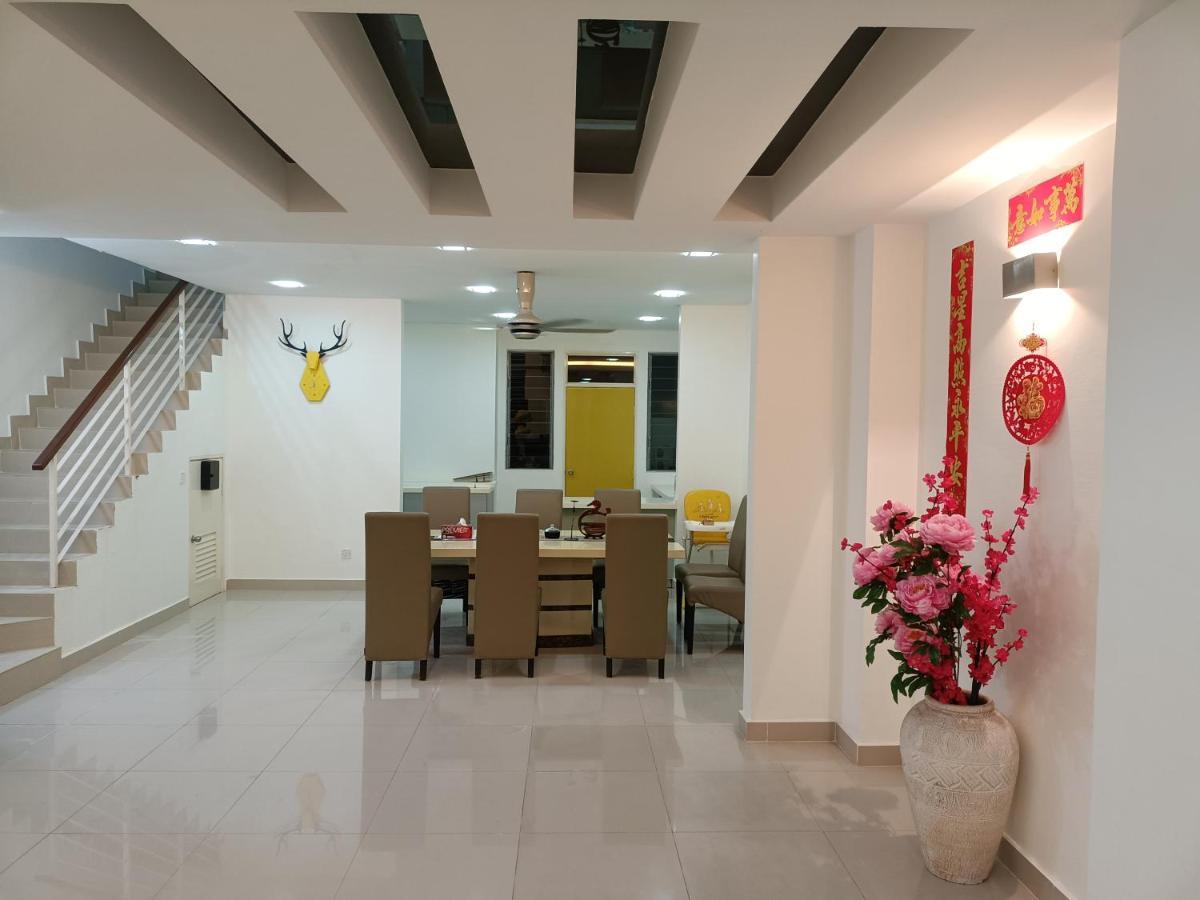 Entire Residential Home•Jia Residences Bkt Serdang沙登温暖的家 Seri Kembangan Luaran gambar