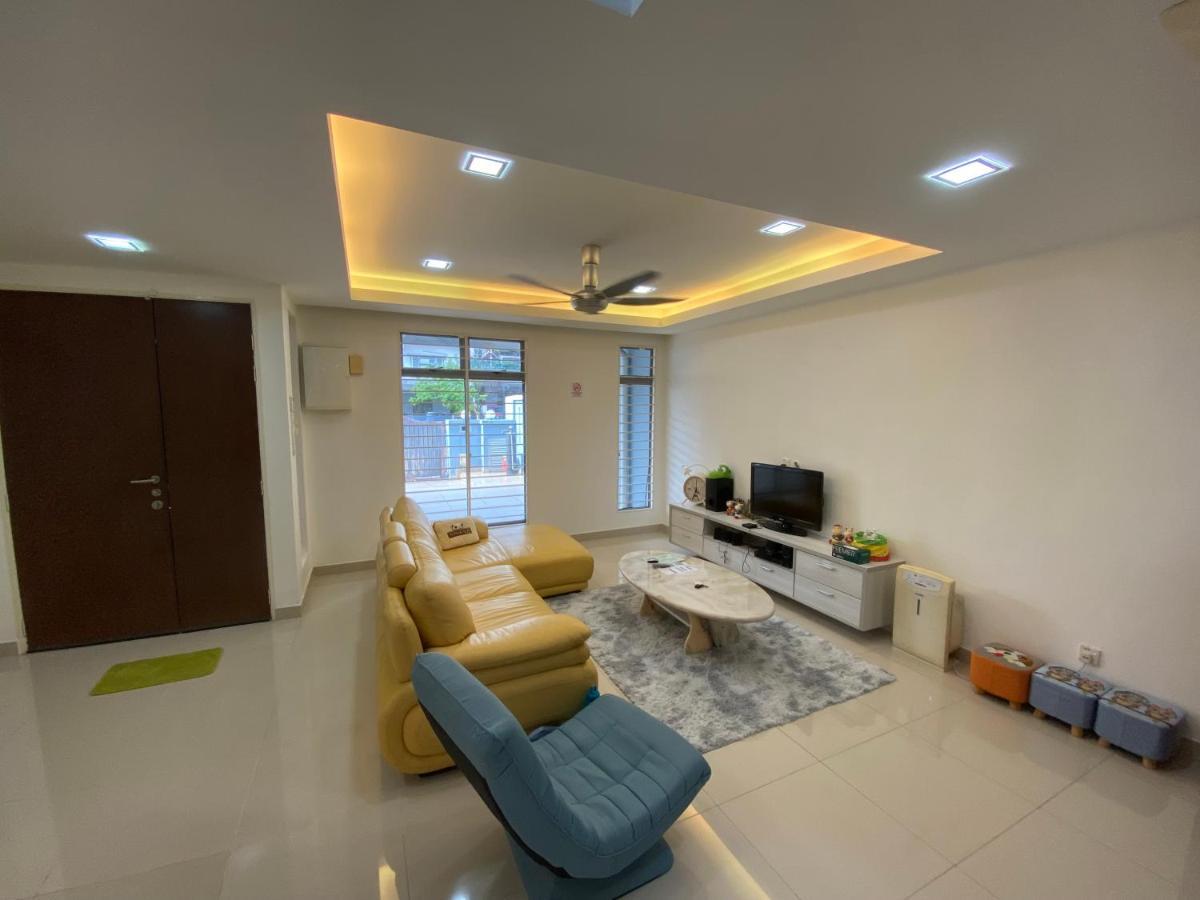 Entire Residential Home•Jia Residences Bkt Serdang沙登温暖的家 Seri Kembangan Luaran gambar