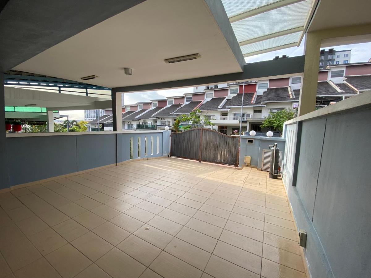 Entire Residential Home•Jia Residences Bkt Serdang沙登温暖的家 Seri Kembangan Luaran gambar