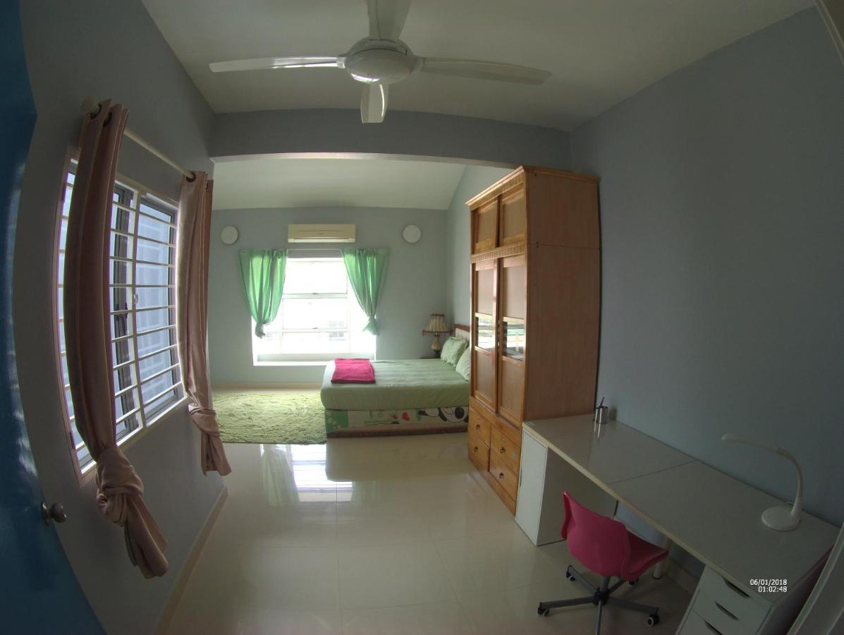 Entire Residential Home•Jia Residences Bkt Serdang沙登温暖的家 Seri Kembangan Luaran gambar