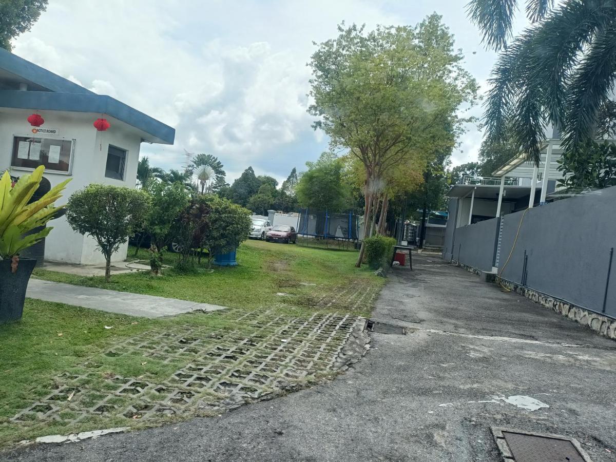 Entire Residential Home•Jia Residences Bkt Serdang沙登温暖的家 Seri Kembangan Luaran gambar