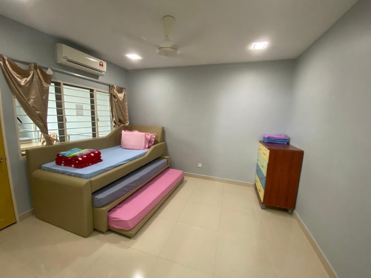 Entire Residential Home•Jia Residences Bkt Serdang沙登温暖的家 Seri Kembangan Luaran gambar
